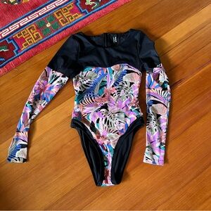 Hurley One-piece Long Sleeve Swimsuit sz.Large